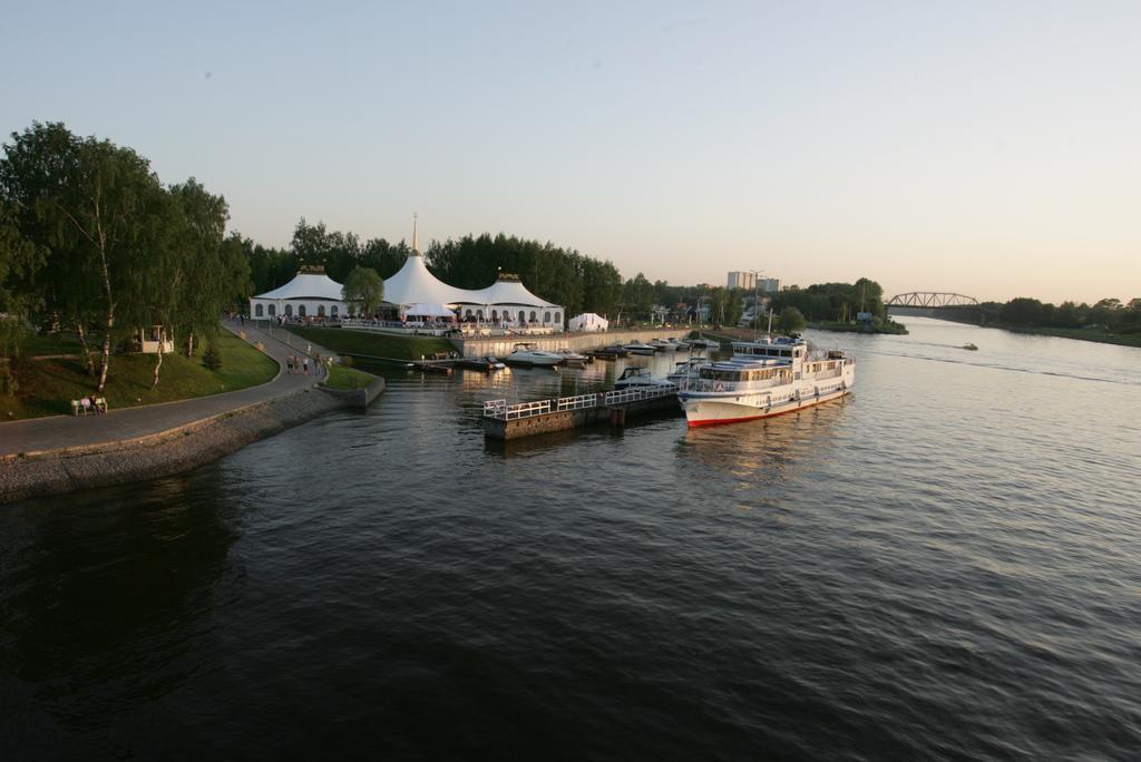 Водник набережная ул 24 фото. Парусный клуб Водник Долгопрудный. ПЛАВОТЕЛЬ Водник Долгопрудный. Гостиница клуб Водник Долгопрудный. Набережная 24 Долгопрудный.